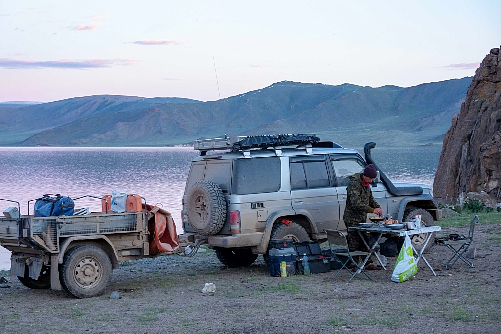 Монголия. Стоянка на озере Толбо-Нуур