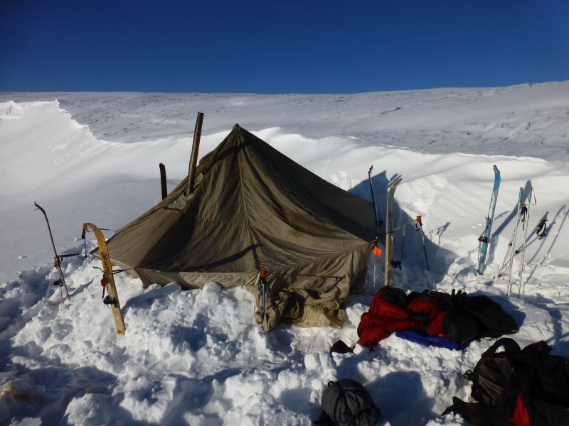 Палатка Зима на перевале Аккол 2770 метров