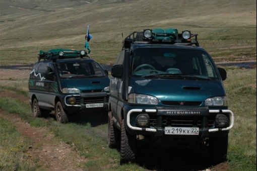 Путешествие на Алтай. Внедорожник основной транспорт в горах Алтая