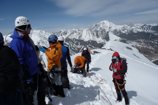 Группа альпинистов на одной из вершин