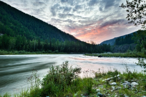 Закат на реке Ока Саянская